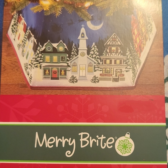 Merry Brite Standing Christmas Tree Collar - Picture 3 of 5